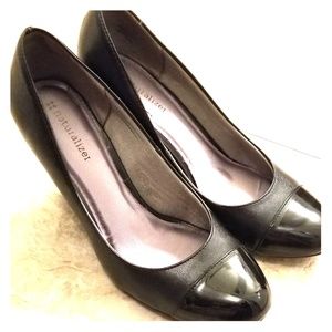 Naturalizer pumps